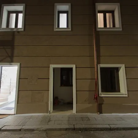 Barrile's 4* אולביה